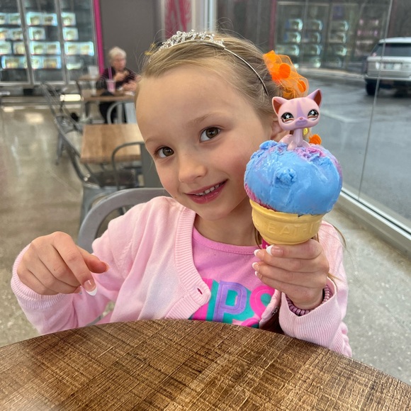 Meet your Posher, Darby - Picture 7 of 15